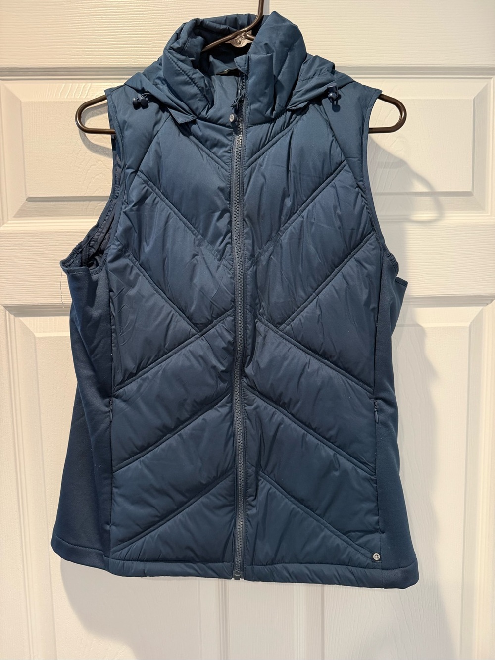 Mondetta Quilted Hooded Vest in Navy